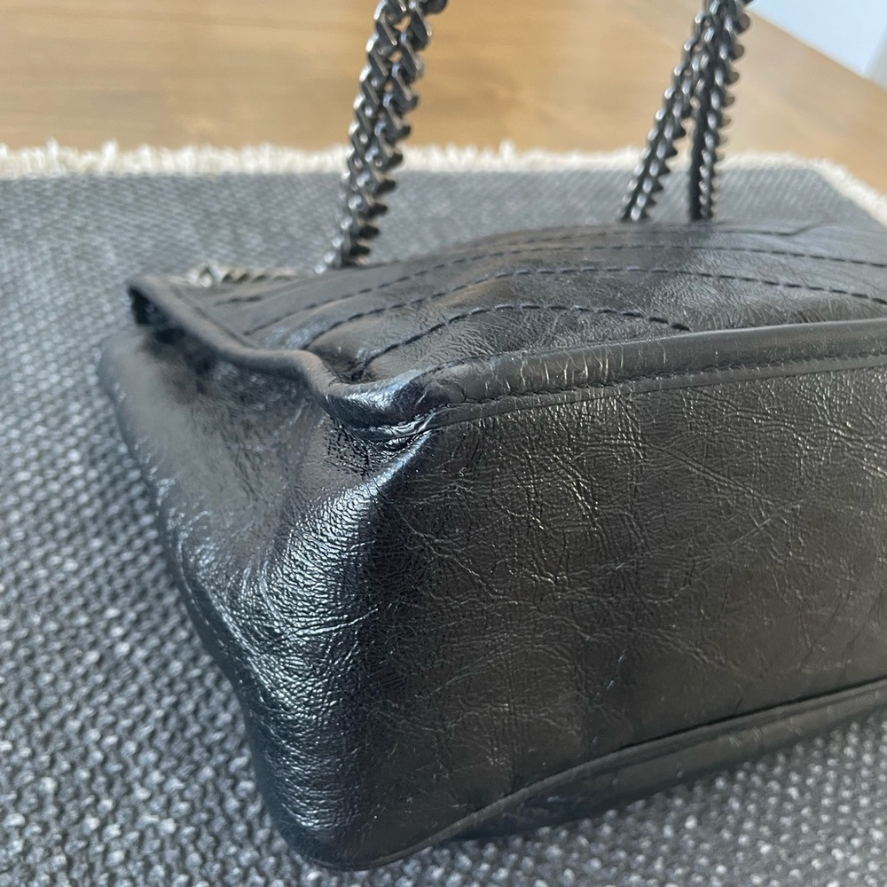 Niki medium crinkled leather shoulder bag - Picture 13 of 14